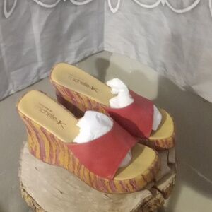 Michelle K for Sketchers Platform Sandals